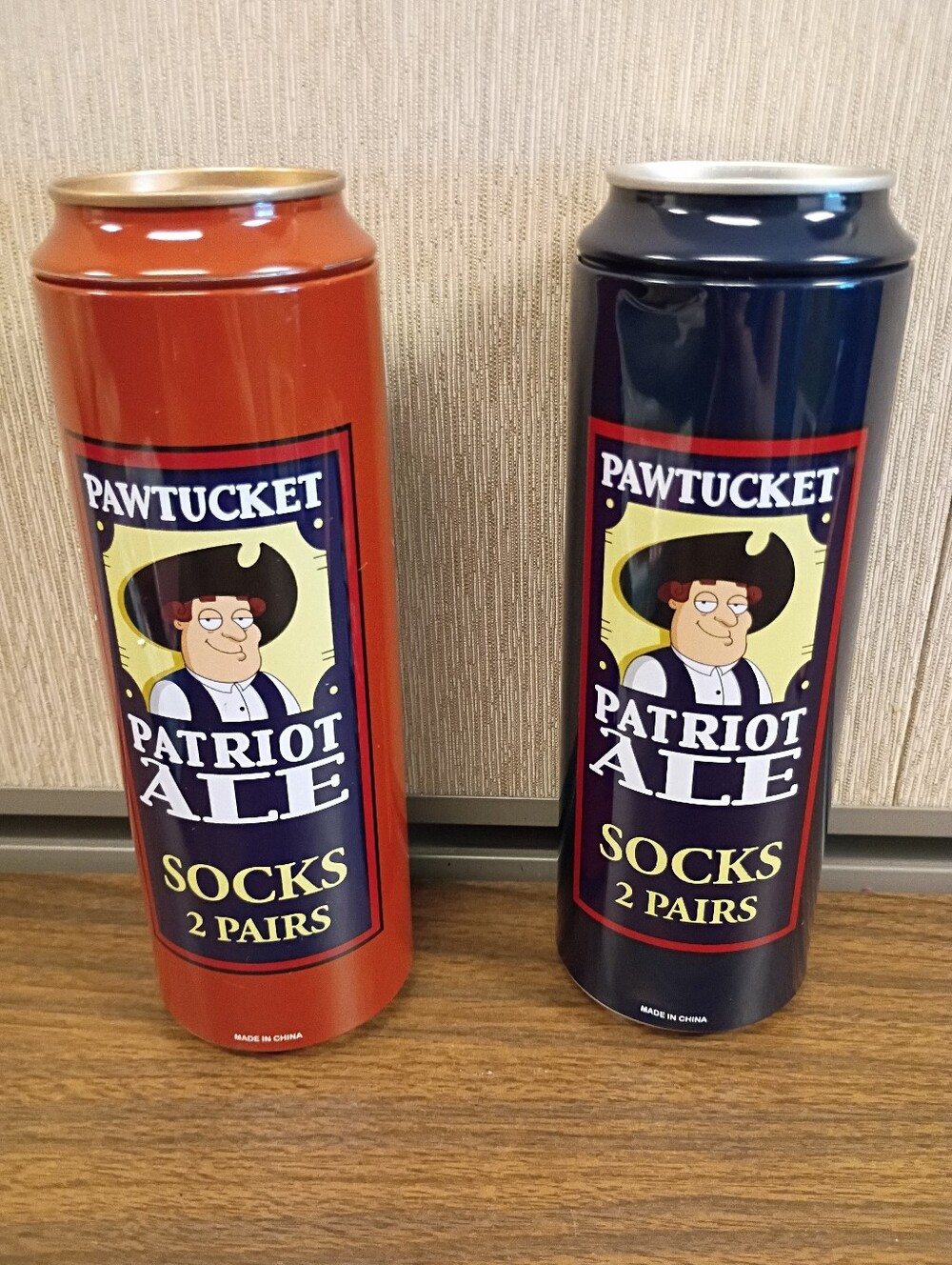 2 Family Guy Pawtucket Ale 4 Pair Of Socks w/ Collectible Cans Sock Sz 8-12